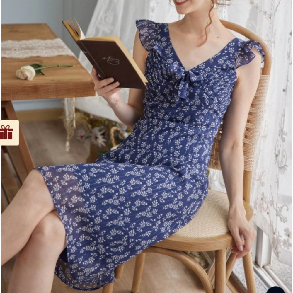 Chiffon V-Neck Printed Midi Dress